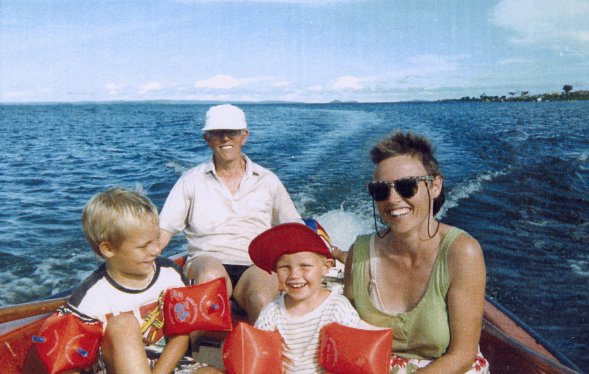 Op het Victoriameer met zus en kinderen